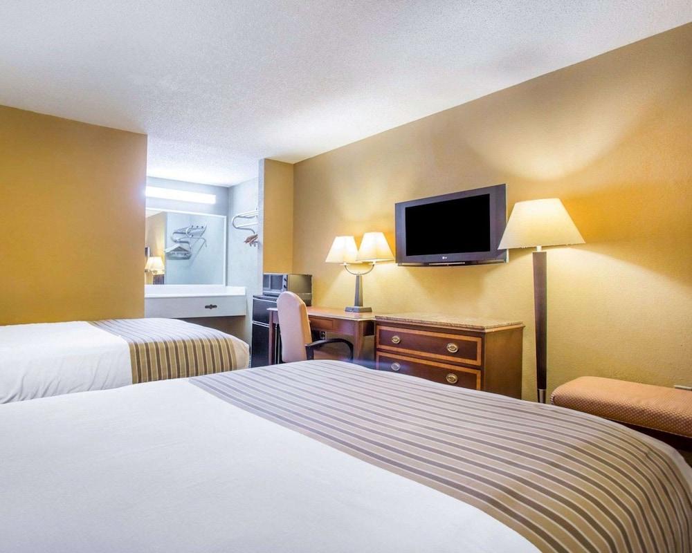 Econo Lodge Acworth East photo 2