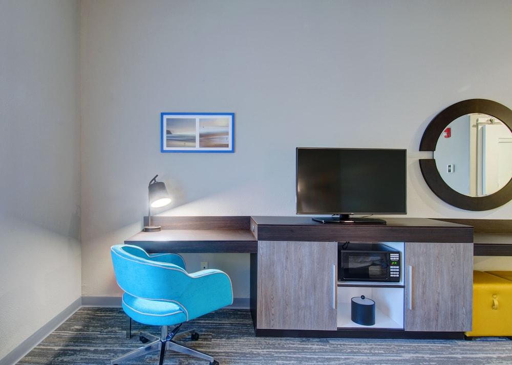Hampton Inn & Suites Boston/Stoughton photo 7
