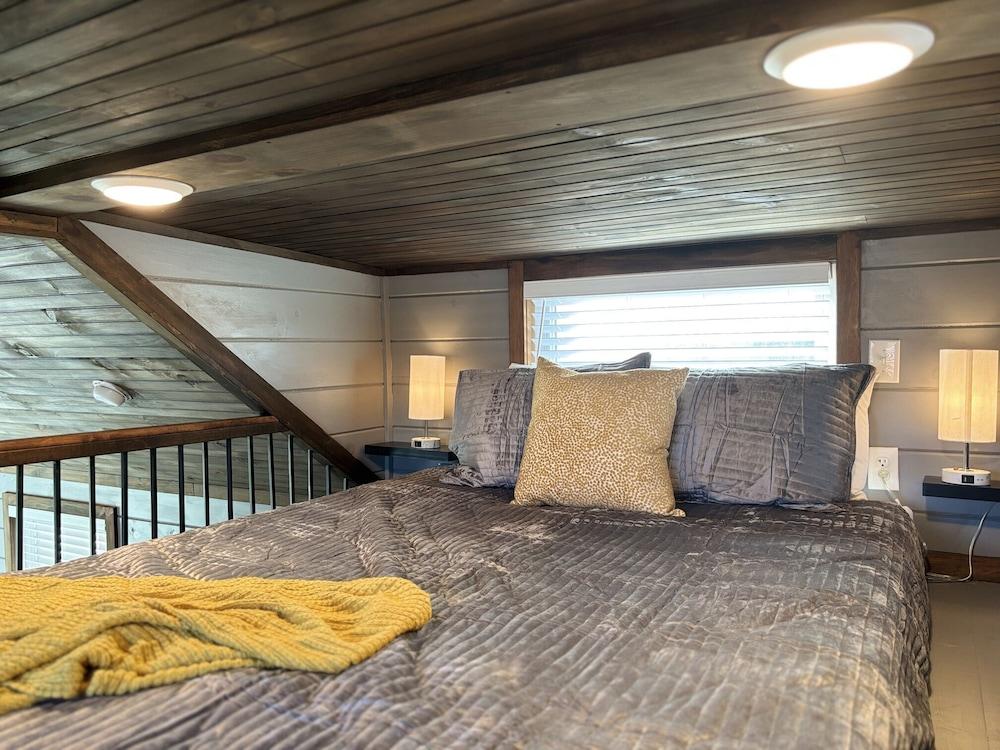 Sojourn Lodging photo 6