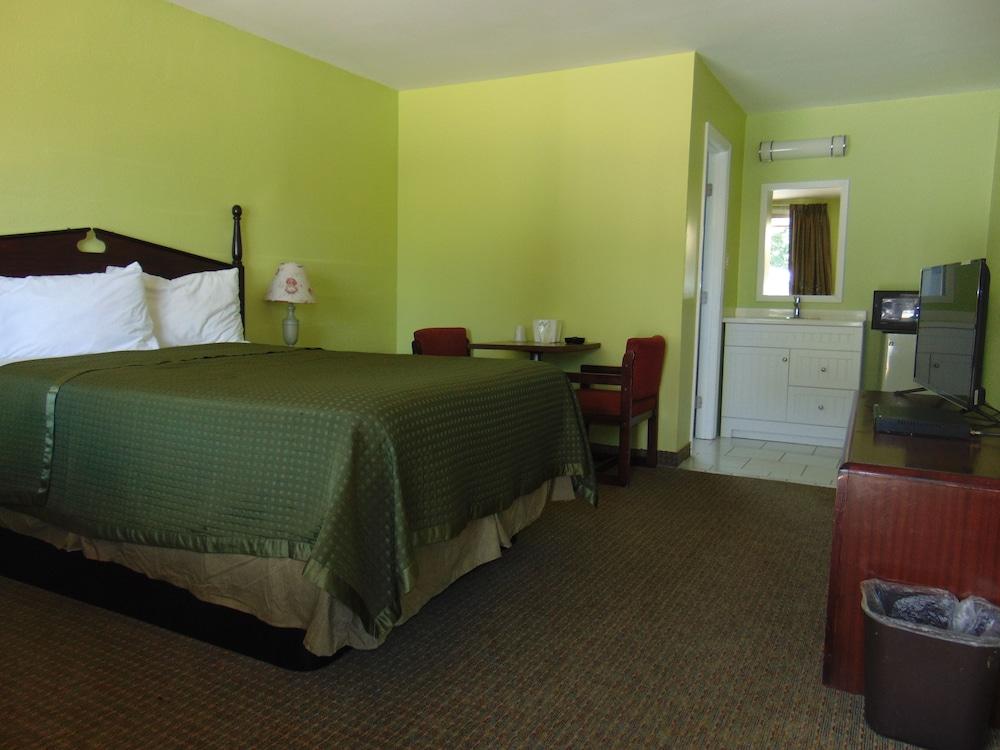 Westbrook Motel photo 18
