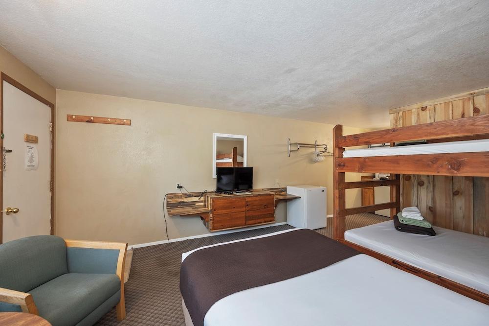 Birch Glen Hotel photo 48