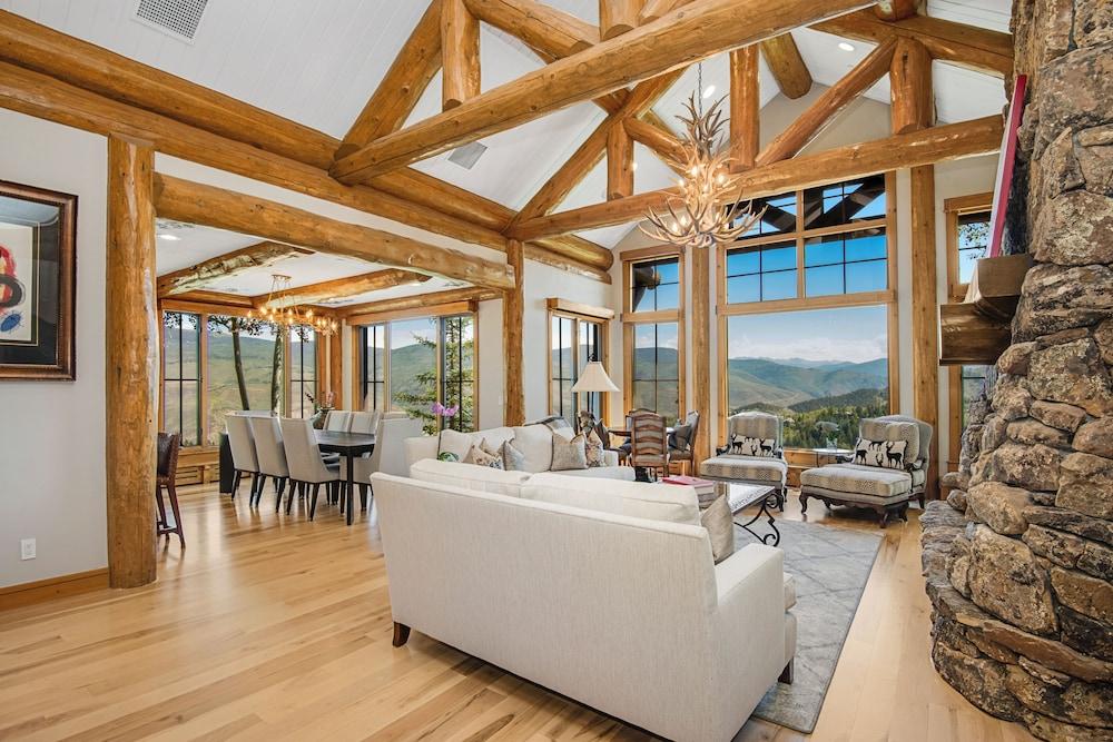 Snowberry by Elevation Accommodations photo 3