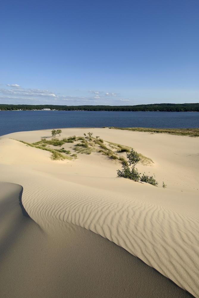 Dunes Waterfront Resort photo 37