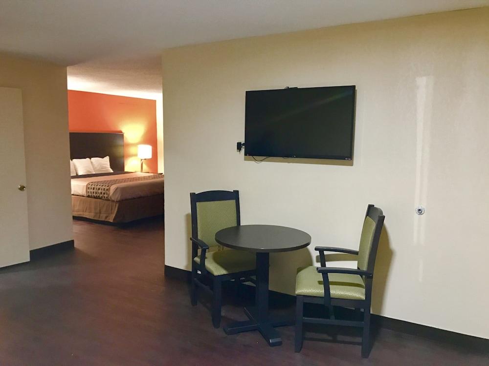 American Inn photo 16