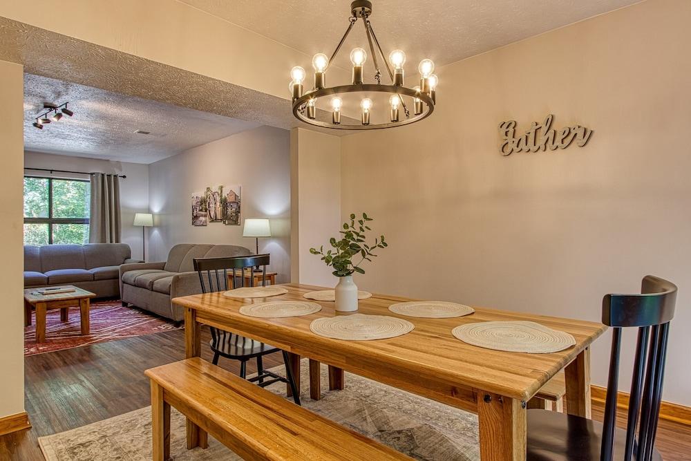 Pinecrest Townhomes-1K2Q- Renovated photo 6