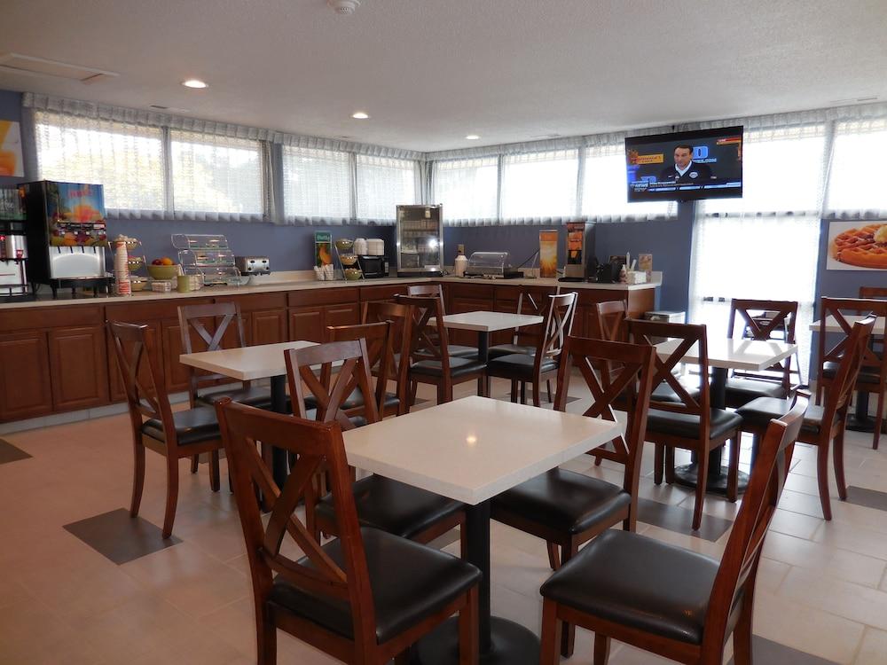 Quality Inn Pinehurst Area photo 39