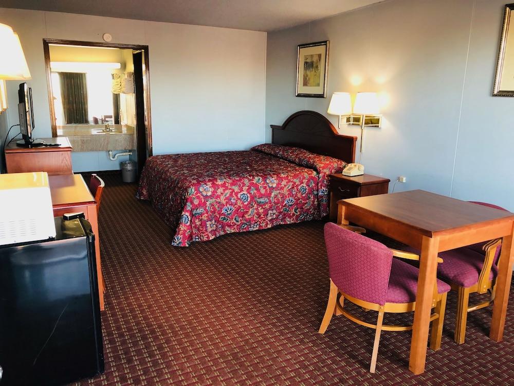 Regency Inn photo 9