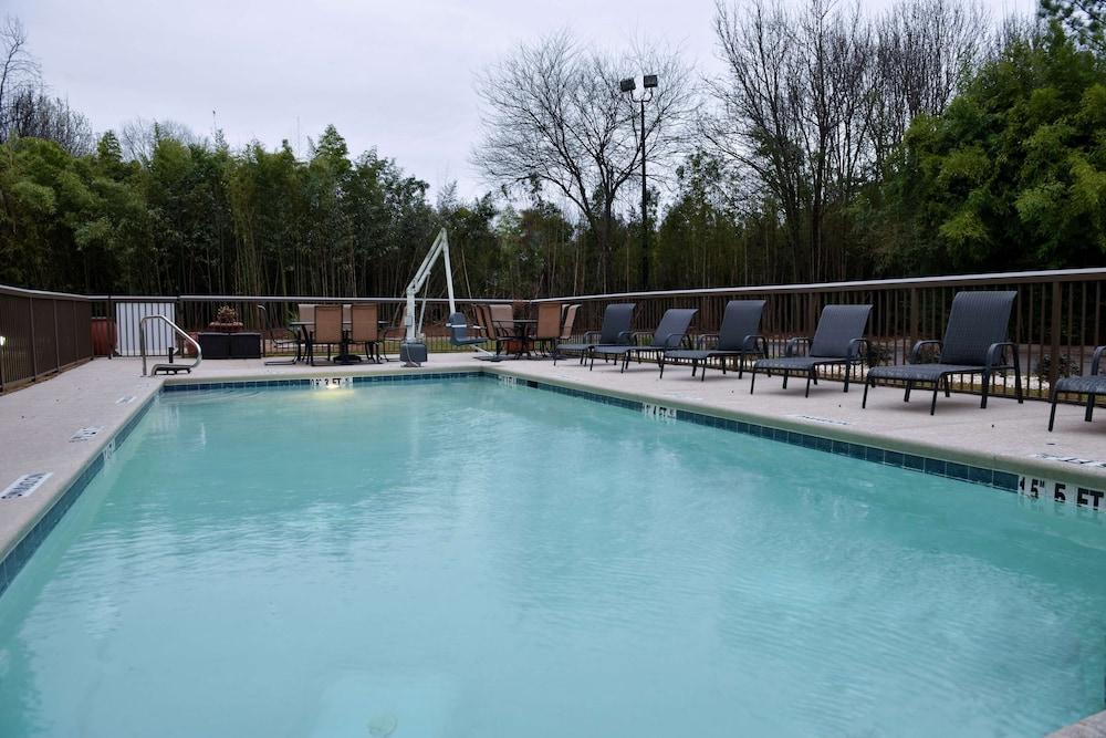 Hampton Inn Madison photo 17