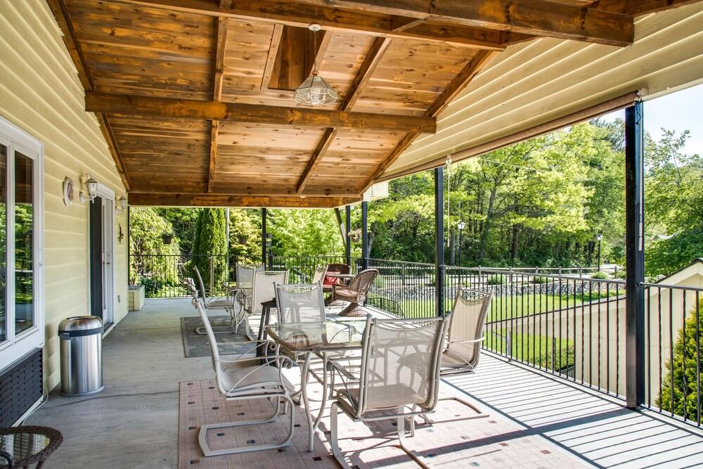 Boxwood Lodge photo 70