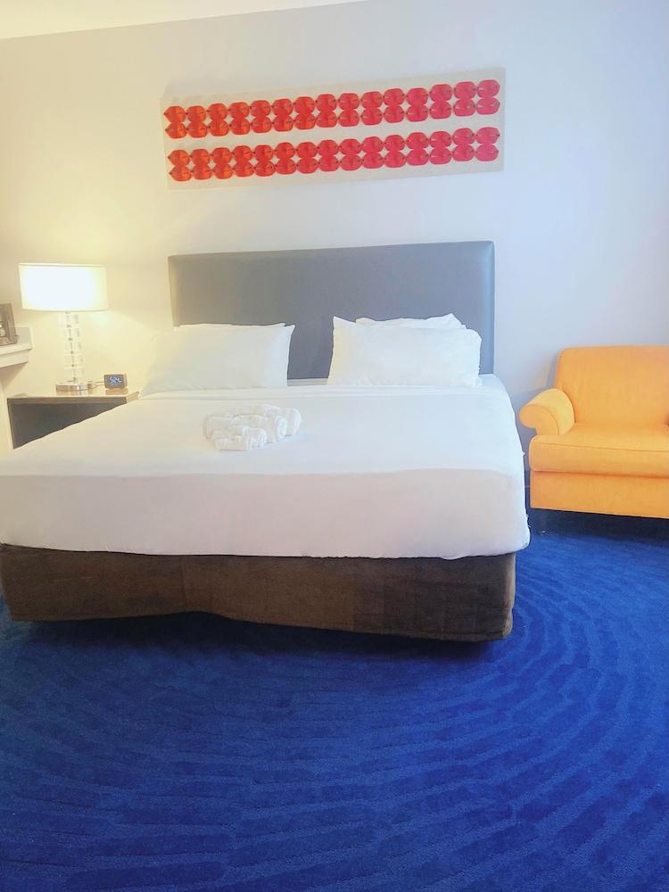 Illini Inn & Suites Hotel - Rantoul/Gifford/Champaign/Urbana photo 3