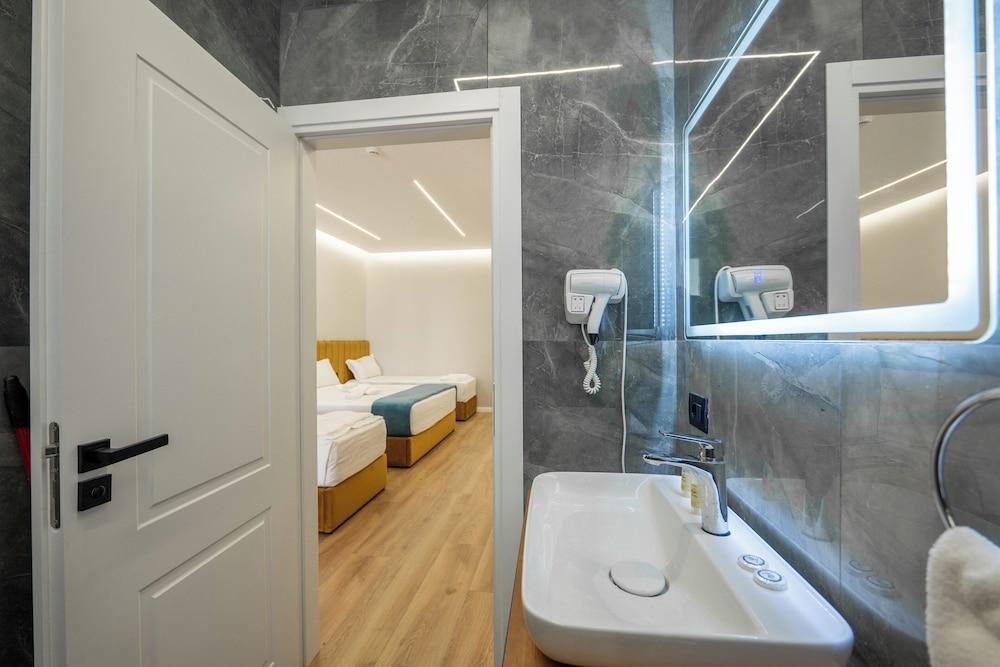 Travelodge by Wyndham Brooklyn Center photo 35