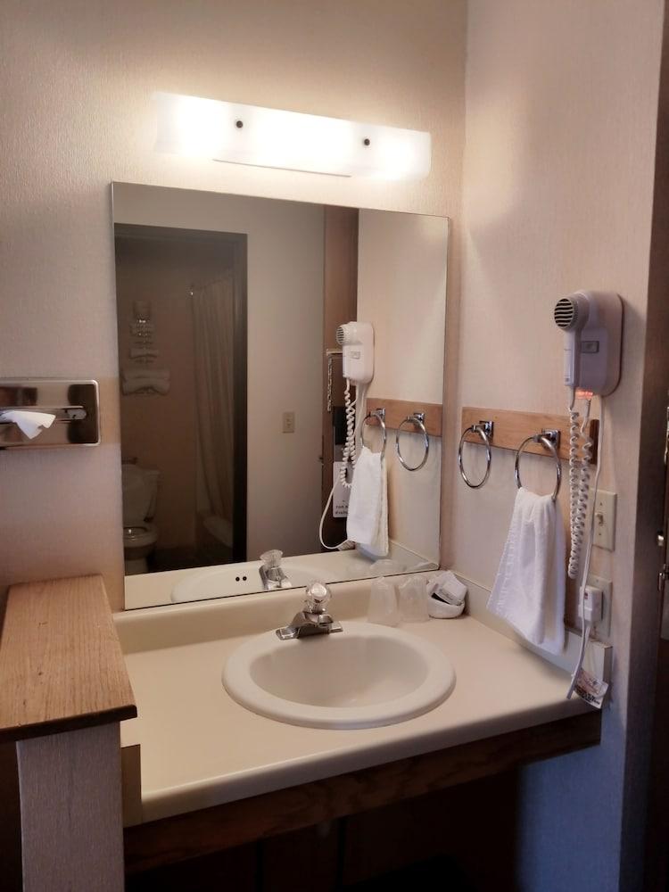 Budget Host Royal Gorge Inn photo 18