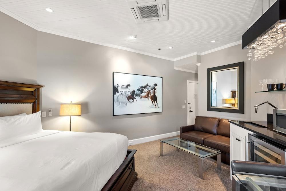 Independence Square Lodge by Frias photo 60