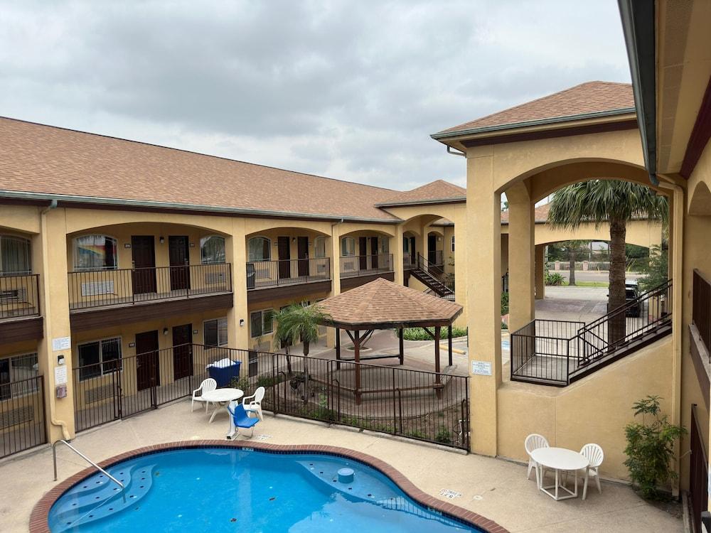 Texas Inn and Suites RGV photo 10