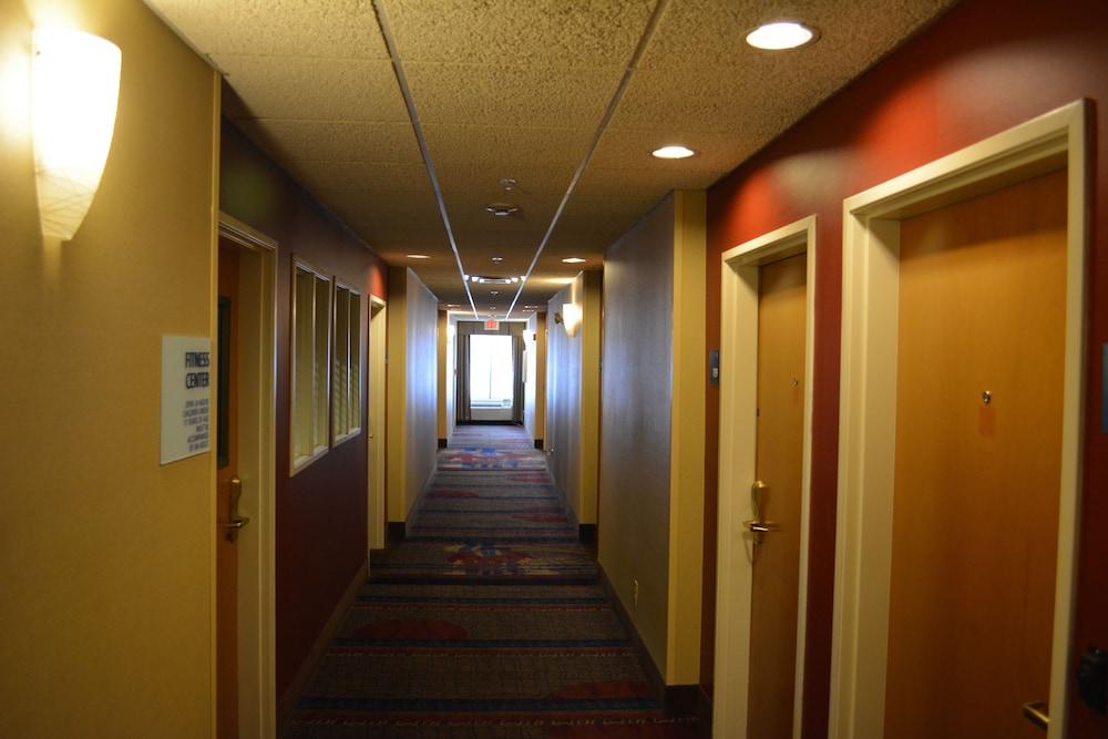Holiday Inn Express & Suites Lancaster by IHG photo 56
