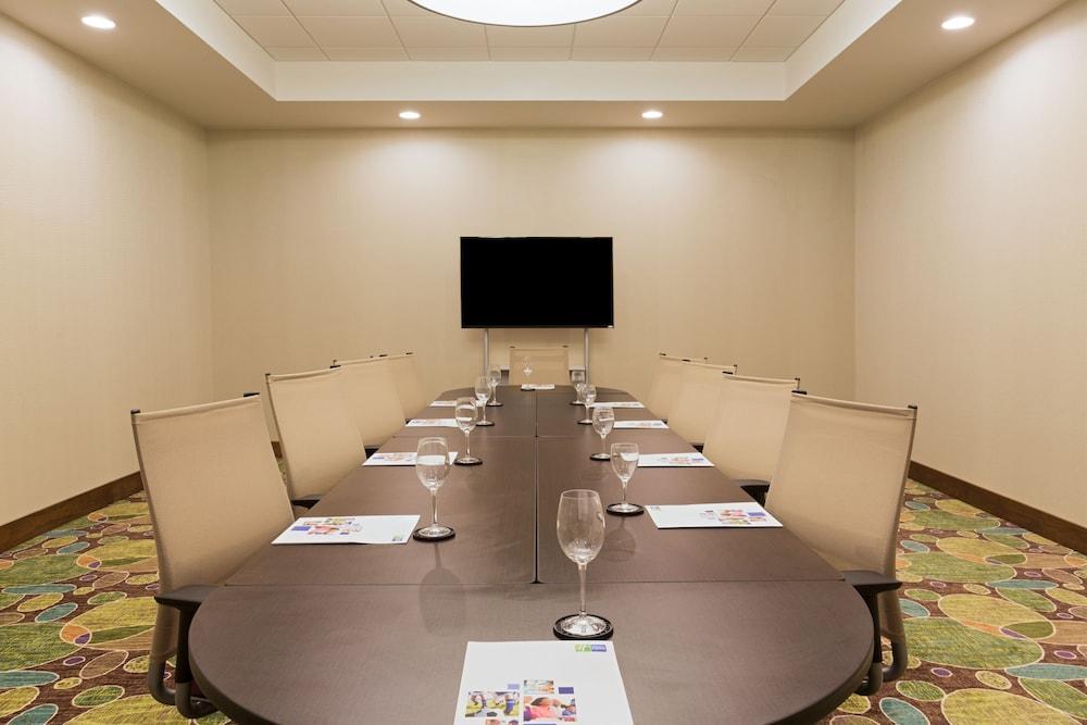 Holiday Inn Express Wilkesboro by IHG photo 31