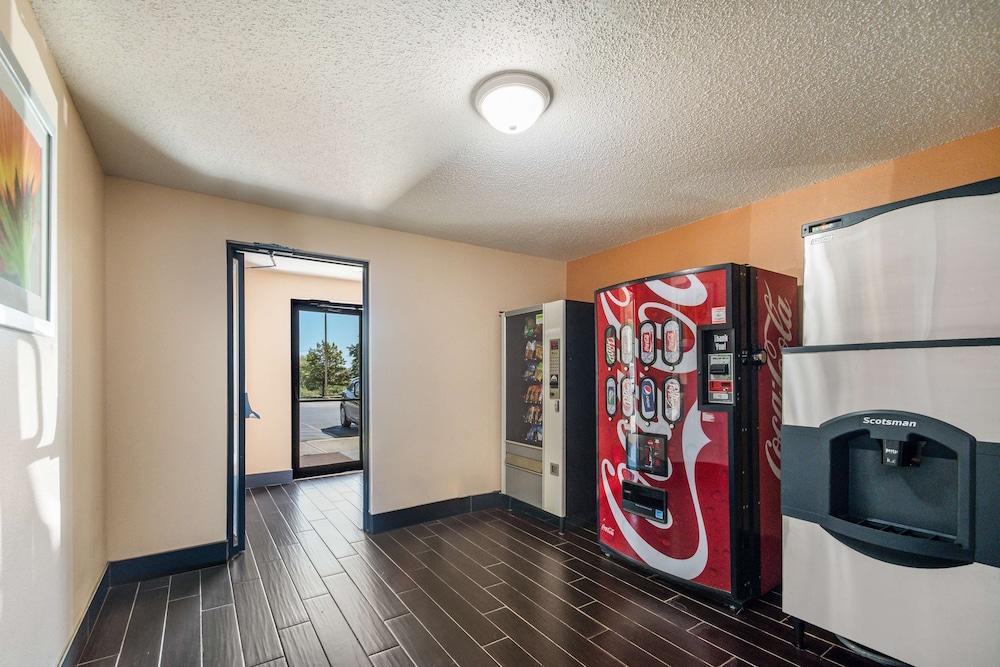 Americas Best Value Inn & Suites Harrisonville photo 30