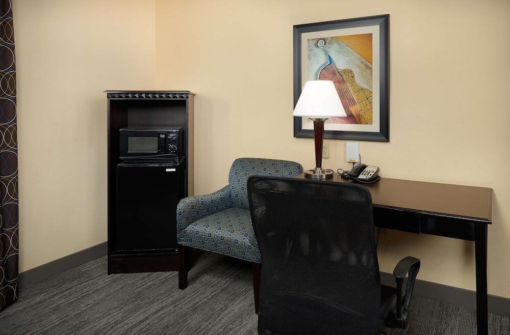 Hampton Inn & Suites Mt. Juliet photo 16