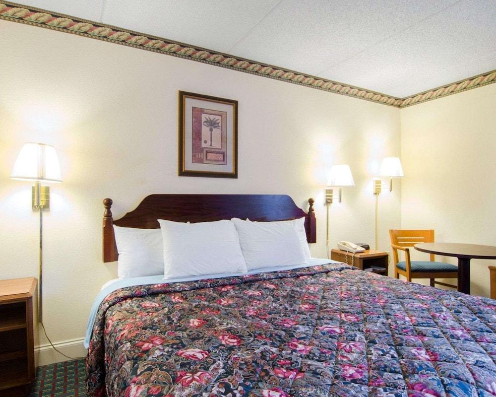 Rodeway Inn Norcross photo 13