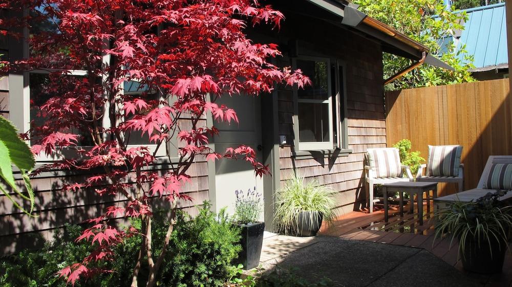Coast Cabins photo 2
