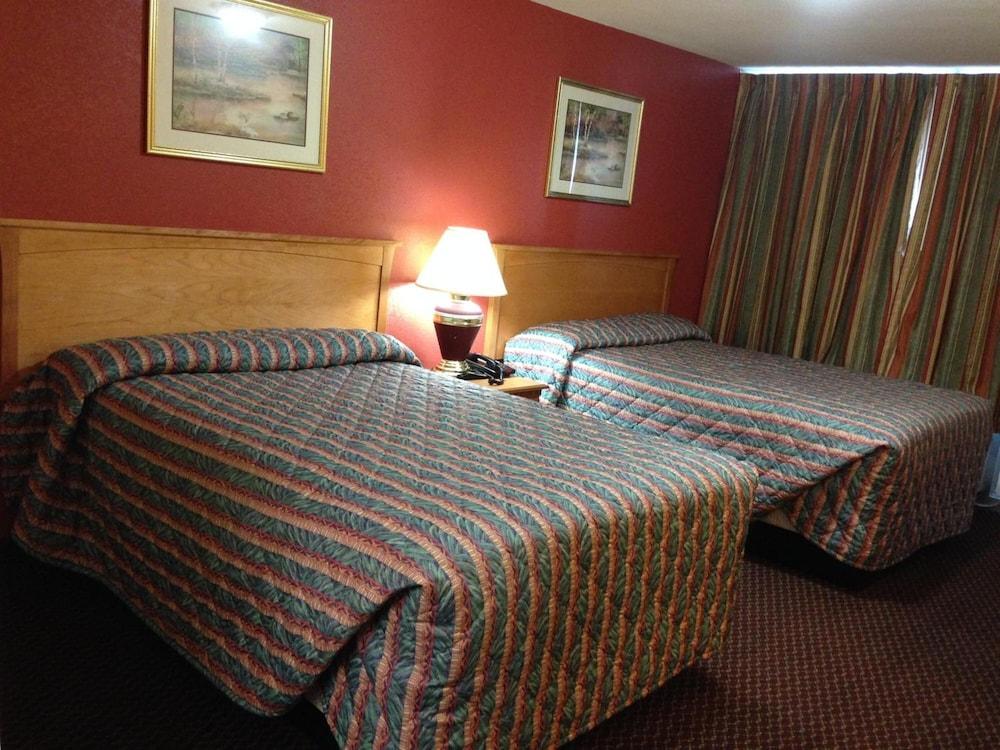 Voyager Inn photo 13