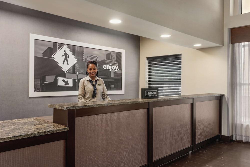 Hampton Inn & Suites Ft. Wayne-North photo 4