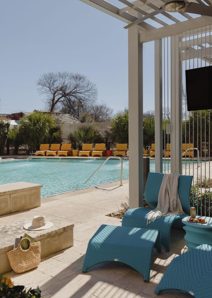 Sonder by Marriott Bonvoy East 5th Apartments East Austin photo 5