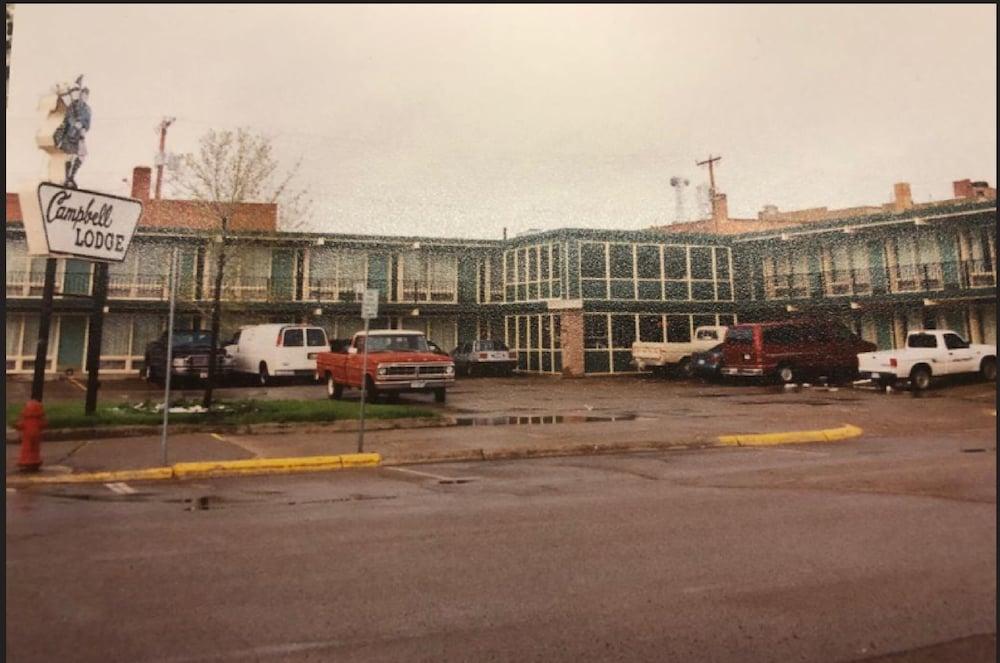 Campbell Lodge photo 1