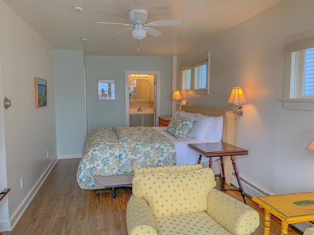 Inn on the Harbor photo 36