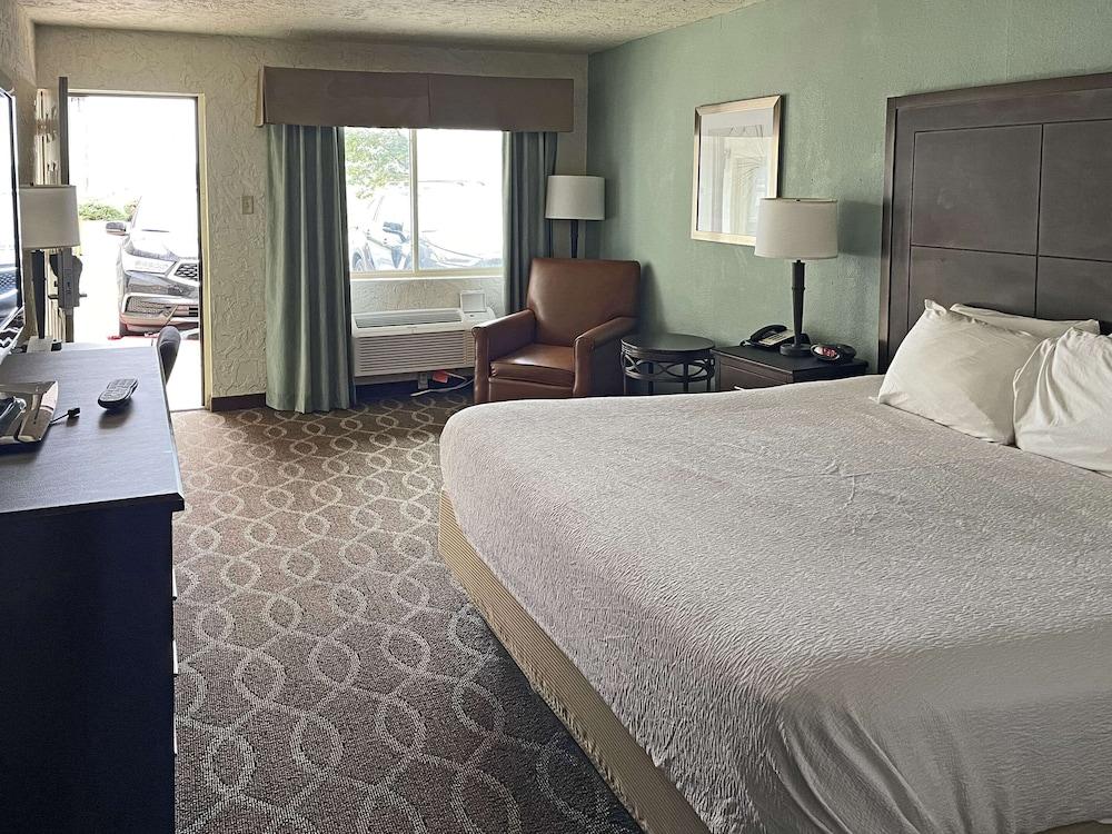 Quality Inn Clinton North photo 15