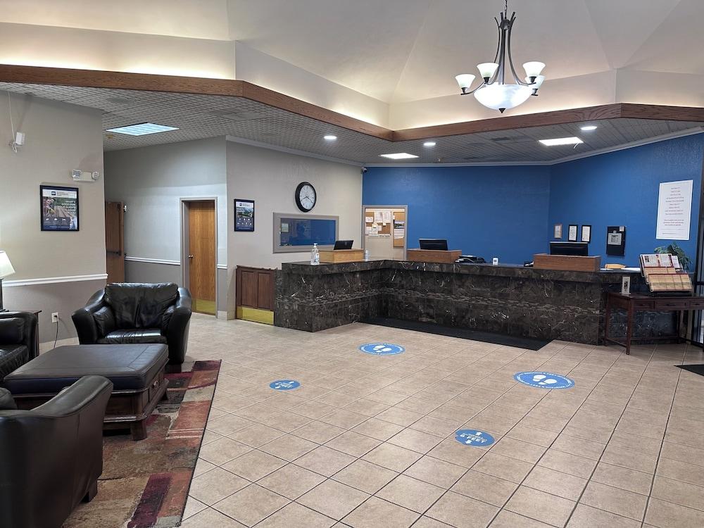 Baymont Inn and Suites by Wyndham Farmington, MO photo 13