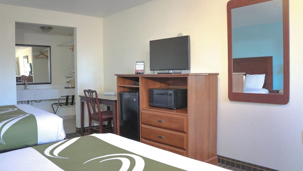Chippewa Motel photo 6