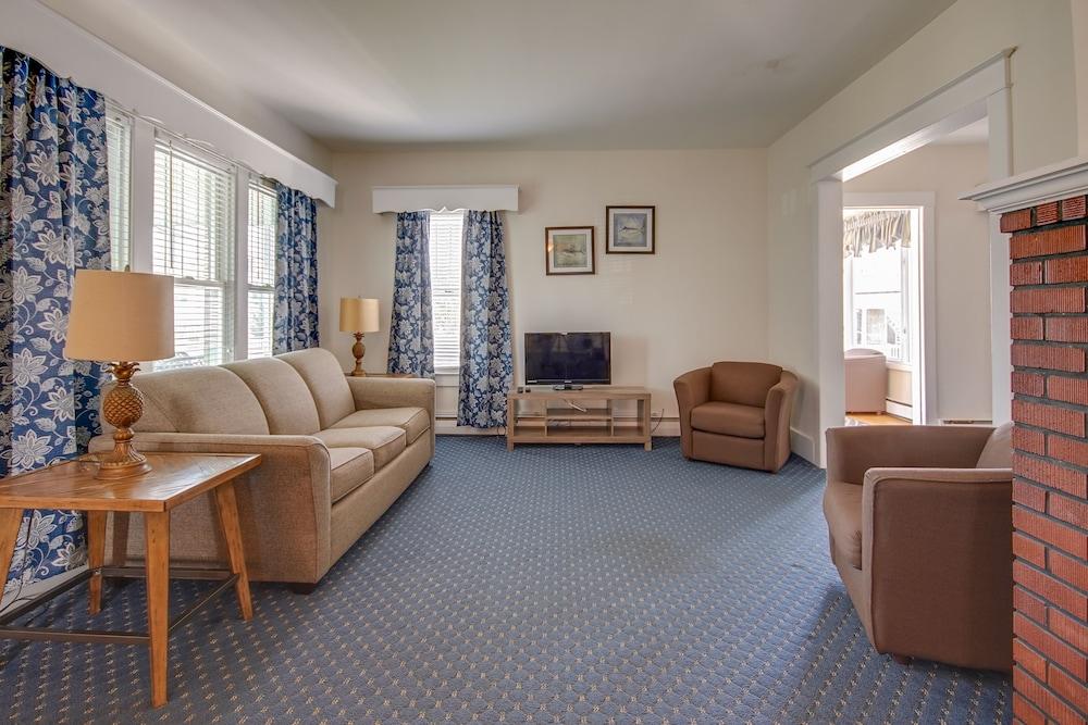 Majestic Hotel & Apartments photo 30