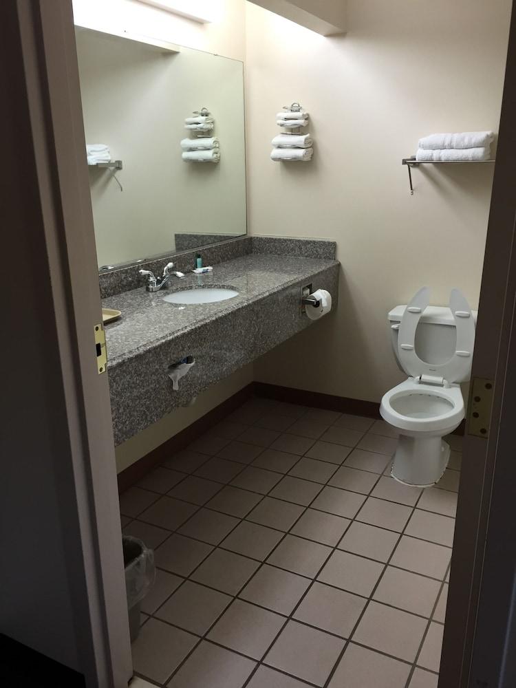 Regency Inn photo 12