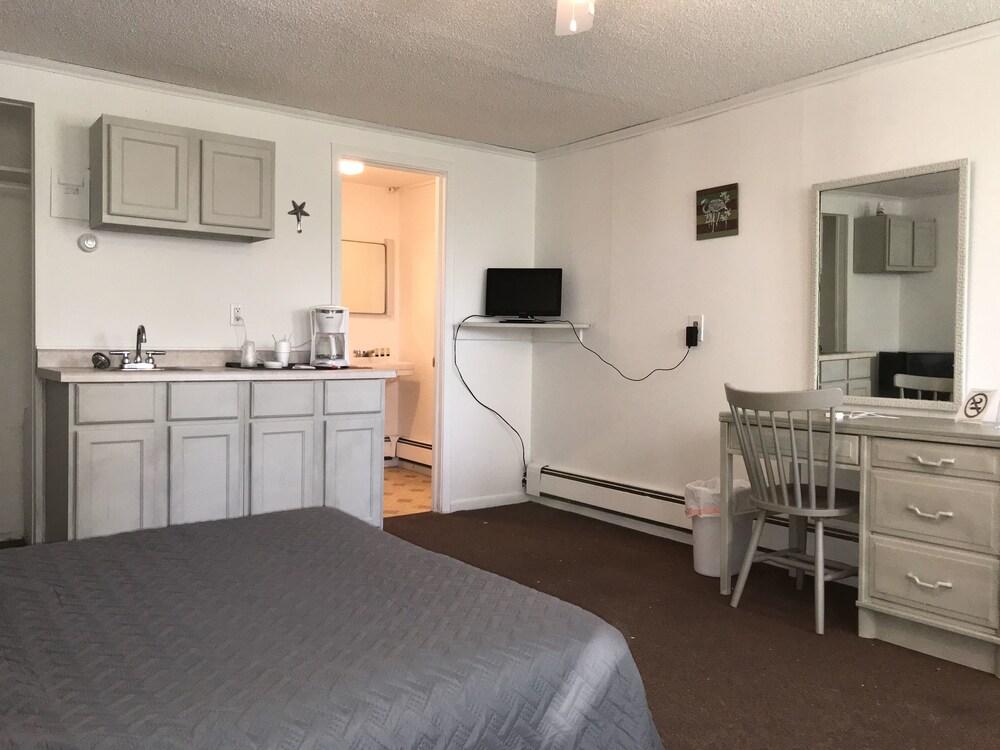 White Feather Motel photo 21
