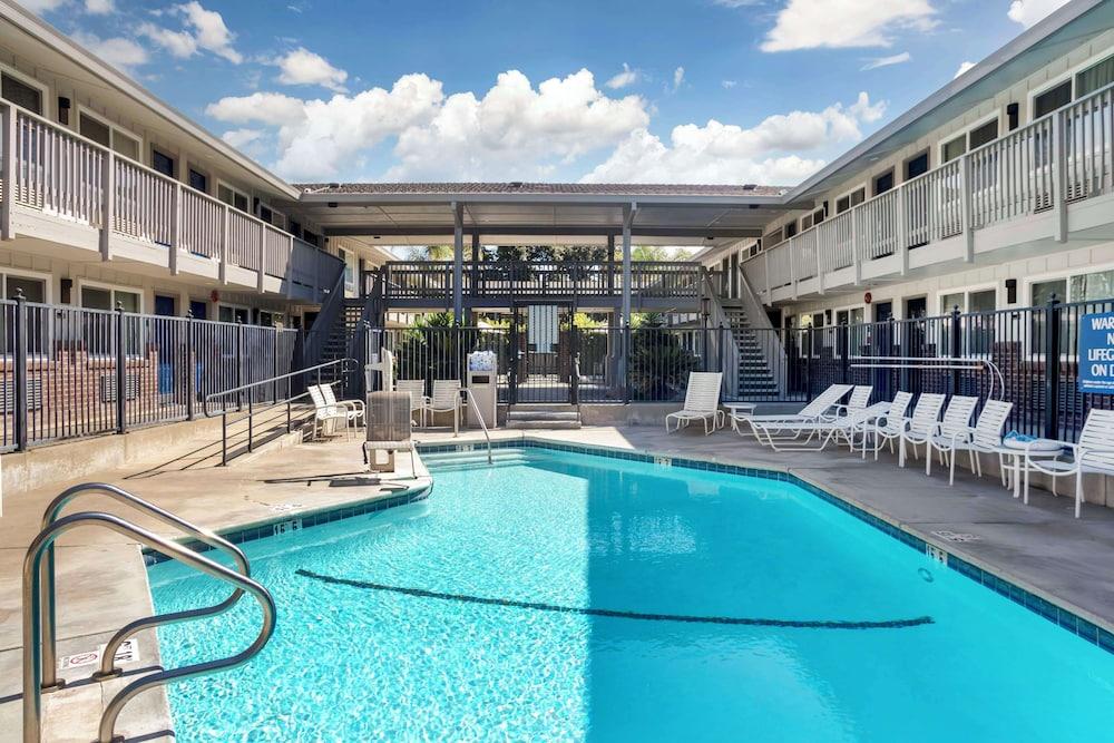 Best Western Shadow Inn photo 25