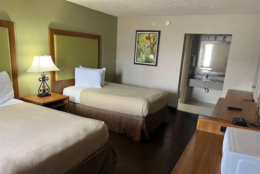 Baymont by Wyndham Odessa University Area photo 3
