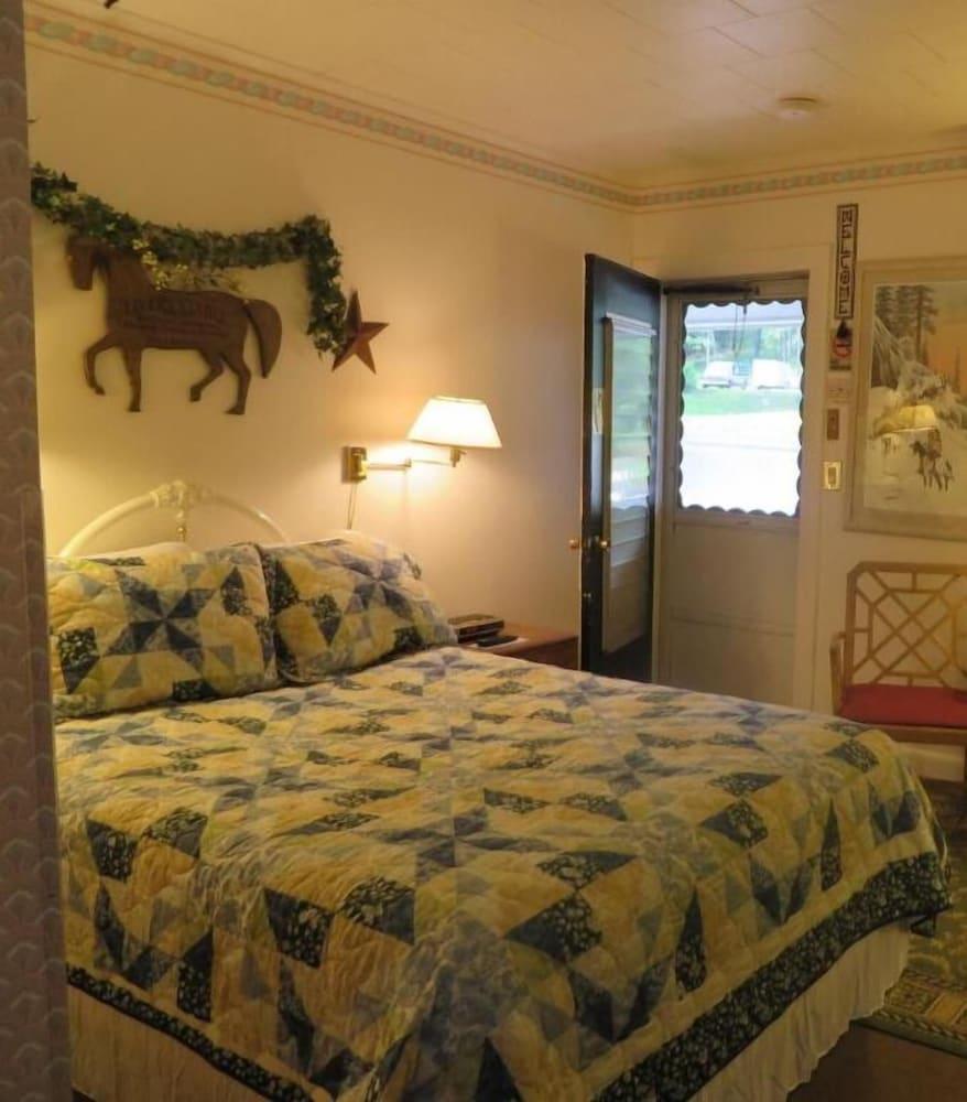 Lake Winnipesaukee Motel photo 25