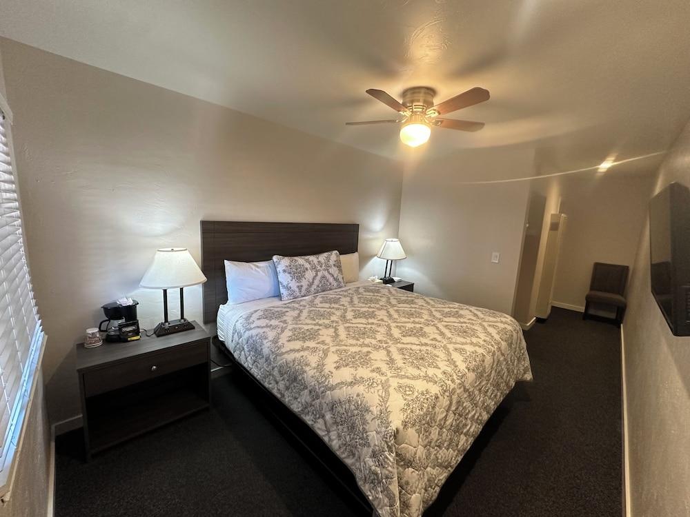 Lee Vining Motel photo 28