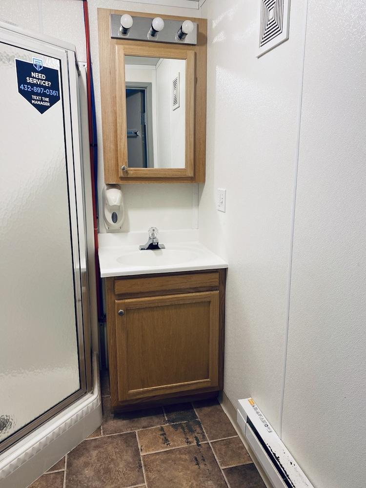 Target Hospitality-Williams County Lodge photo 10