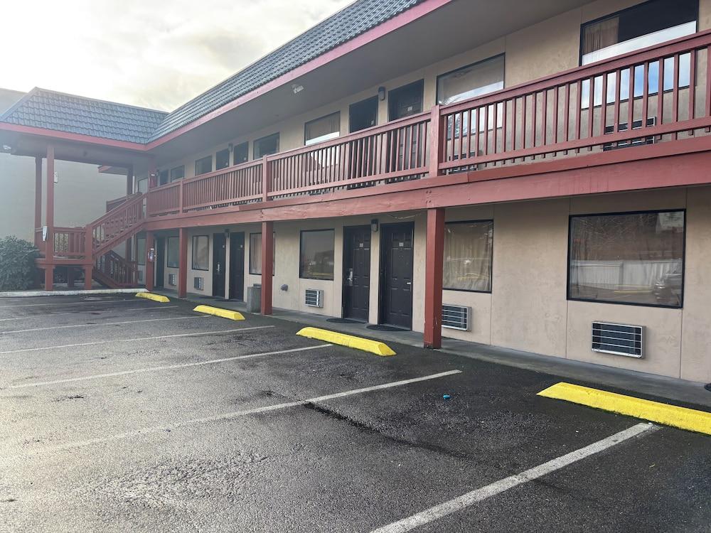 Jet Inn Motel photo 18