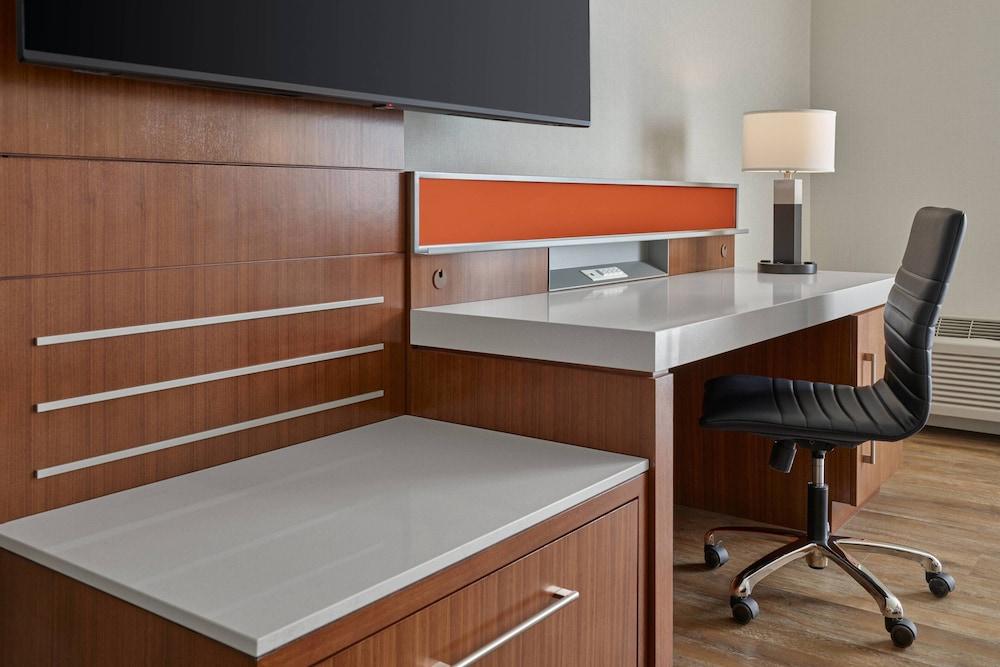 Delta Hotels Denver Thornton photo 11