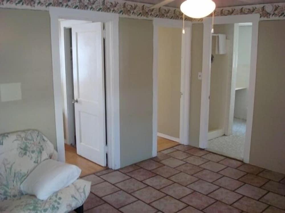 Four Winds Motel photo 22