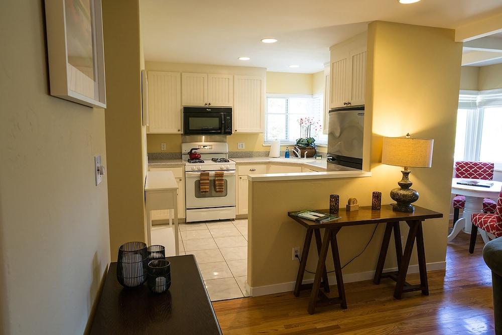 Aurora Park Cottages photo 38