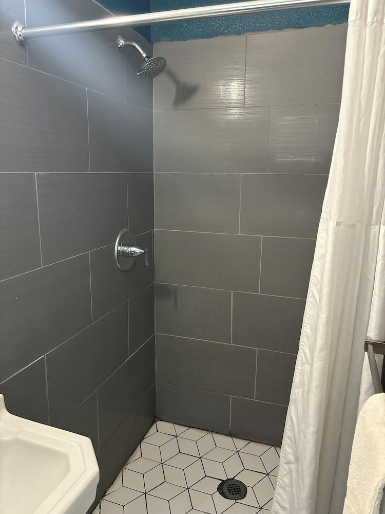 Budget Inn photo 7