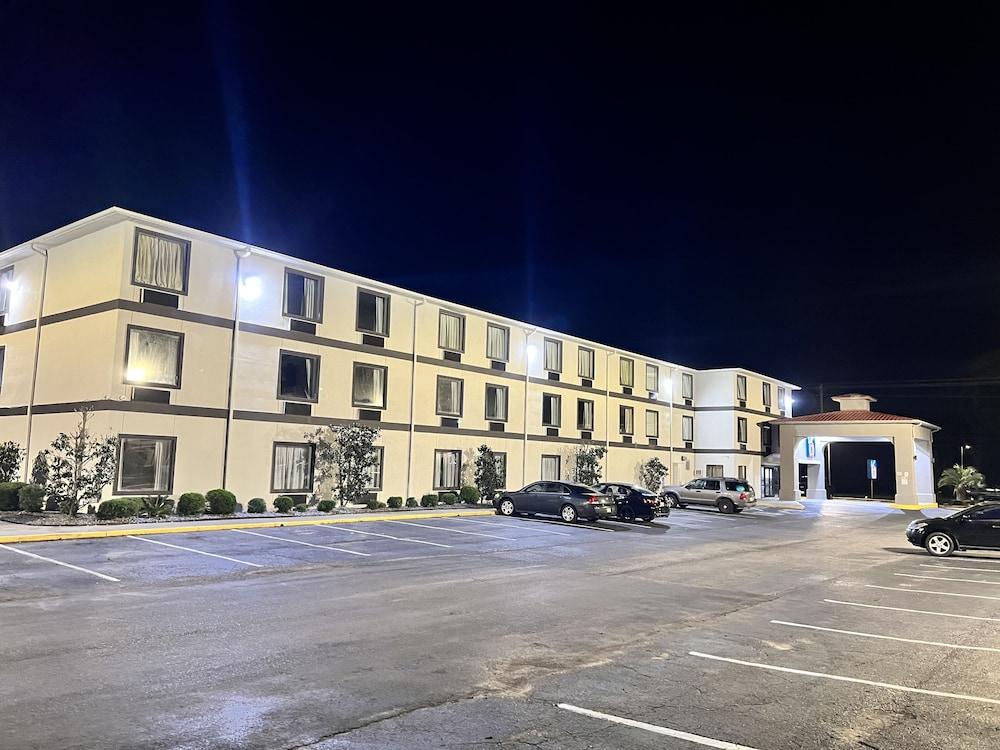 Quality Inn & Suites Biloxi - Ocean Springs photo 48
