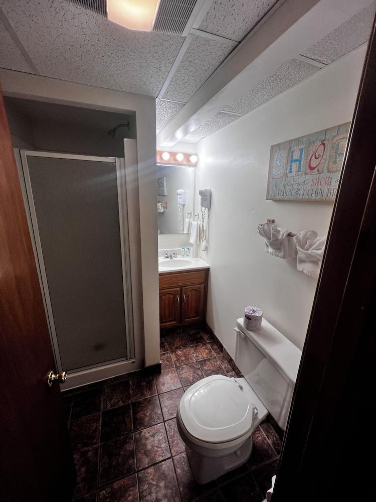 Green Dolphin Motel photo 85