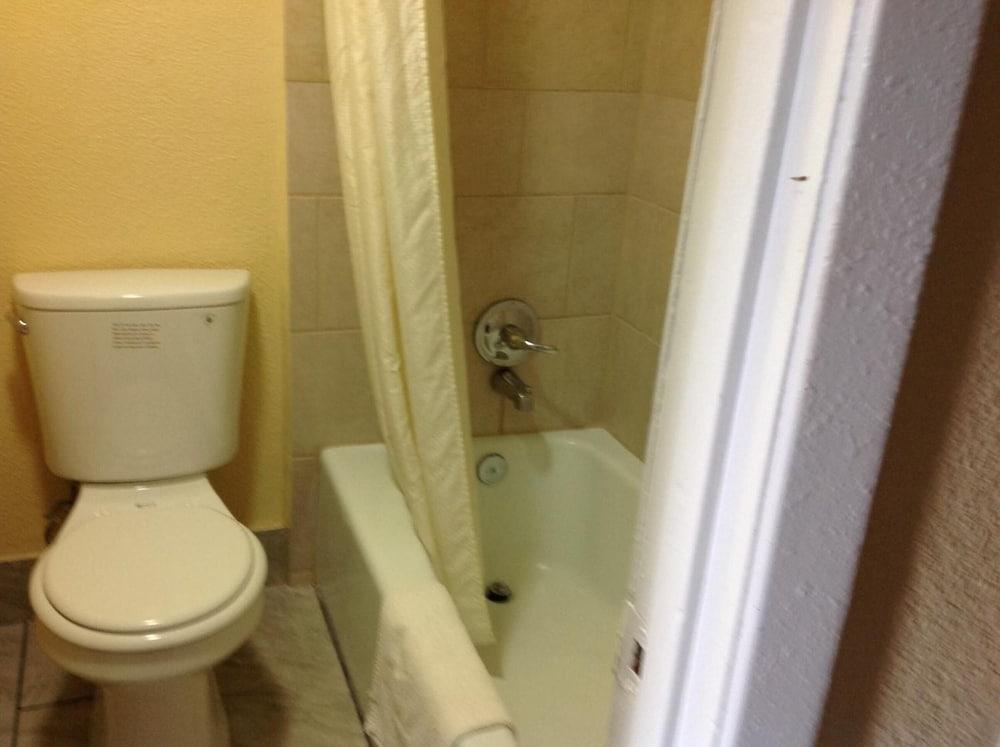 Executive Inn photo 5