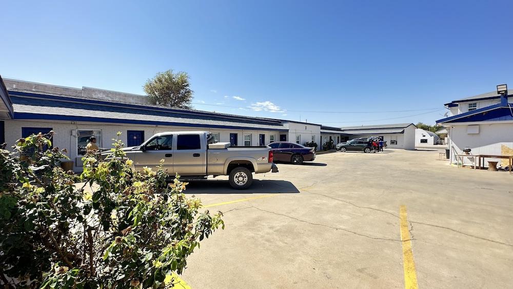 Economy Inn By OYO, Lamesa TX photo 14