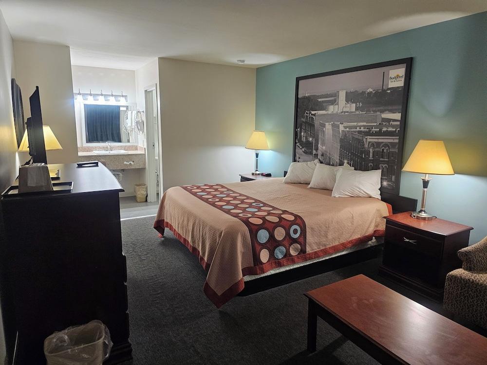 Budgetel Inn & Suites photo 3